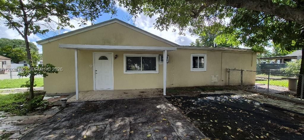 For Sale: $499,995 (3 beds, 3 baths, 2074 Square Feet)