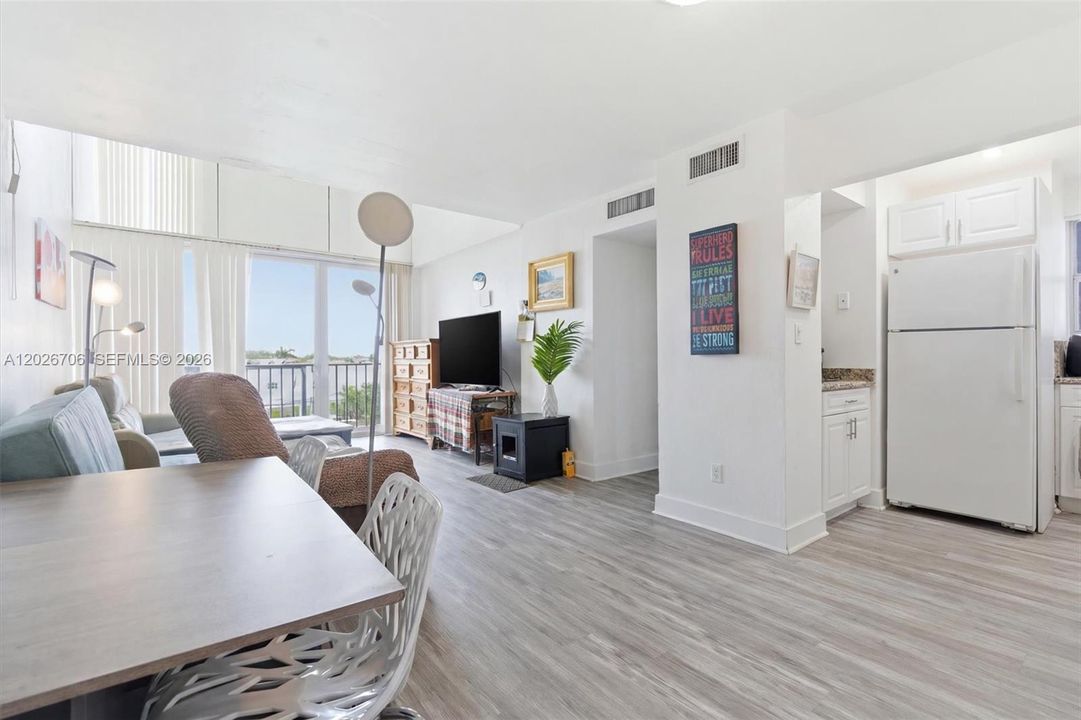 En Venta: $293,800 (2 camas, 1 baños, 900 Pies cuadrados)