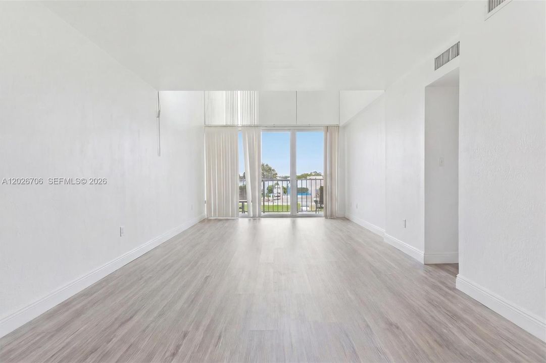 En Venta: $293,800 (2 camas, 1 baños, 900 Pies cuadrados)