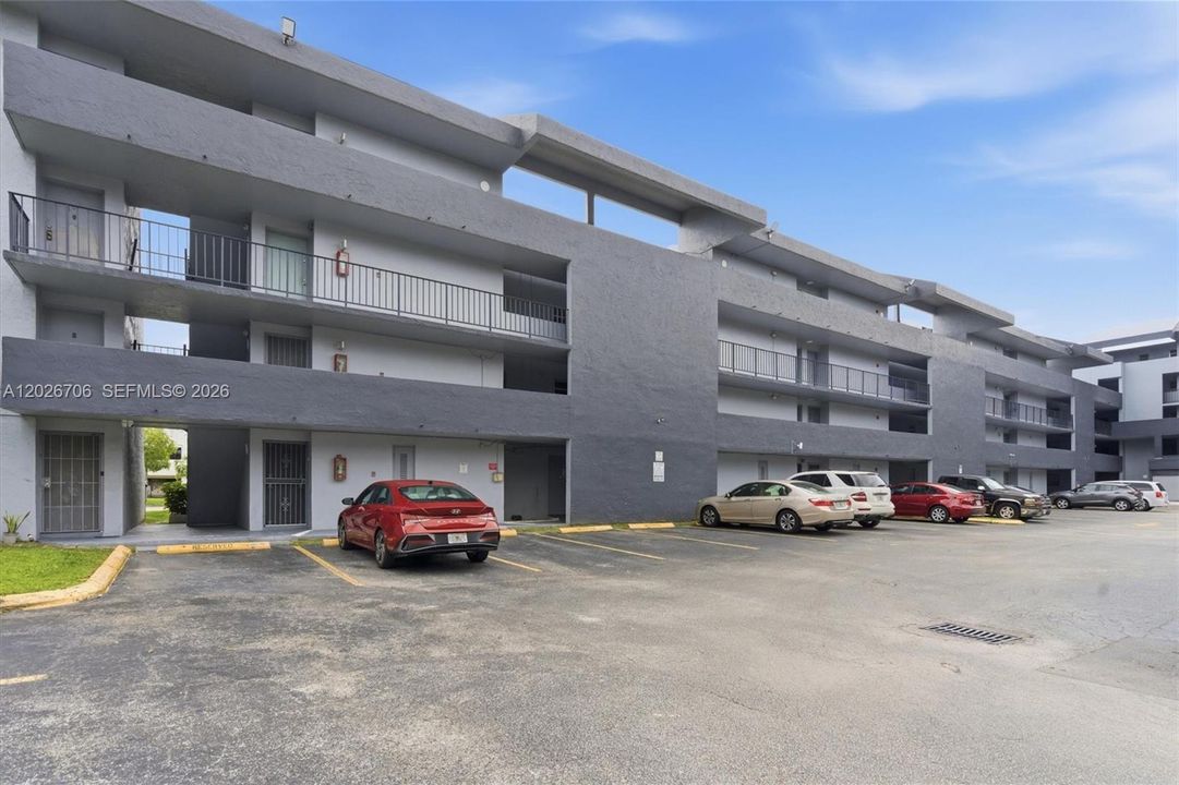 En Venta: $293,800 (2 camas, 1 baños, 900 Pies cuadrados)