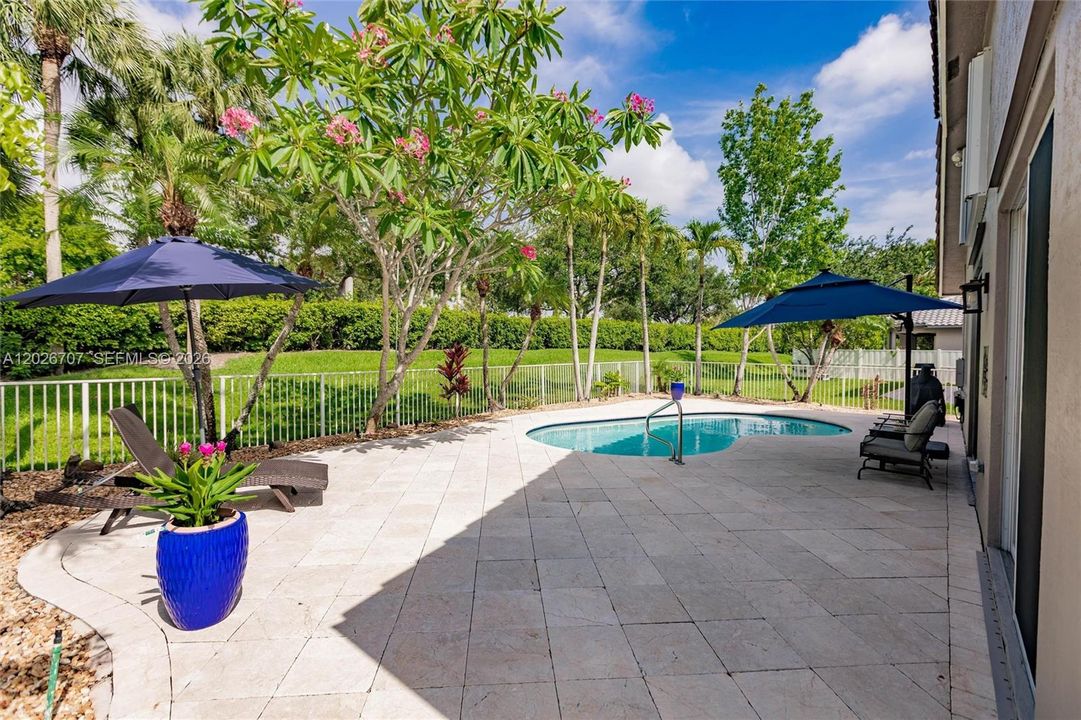 For Sale: $699,000 (3 beds, 2 baths, 1822 Square Feet)