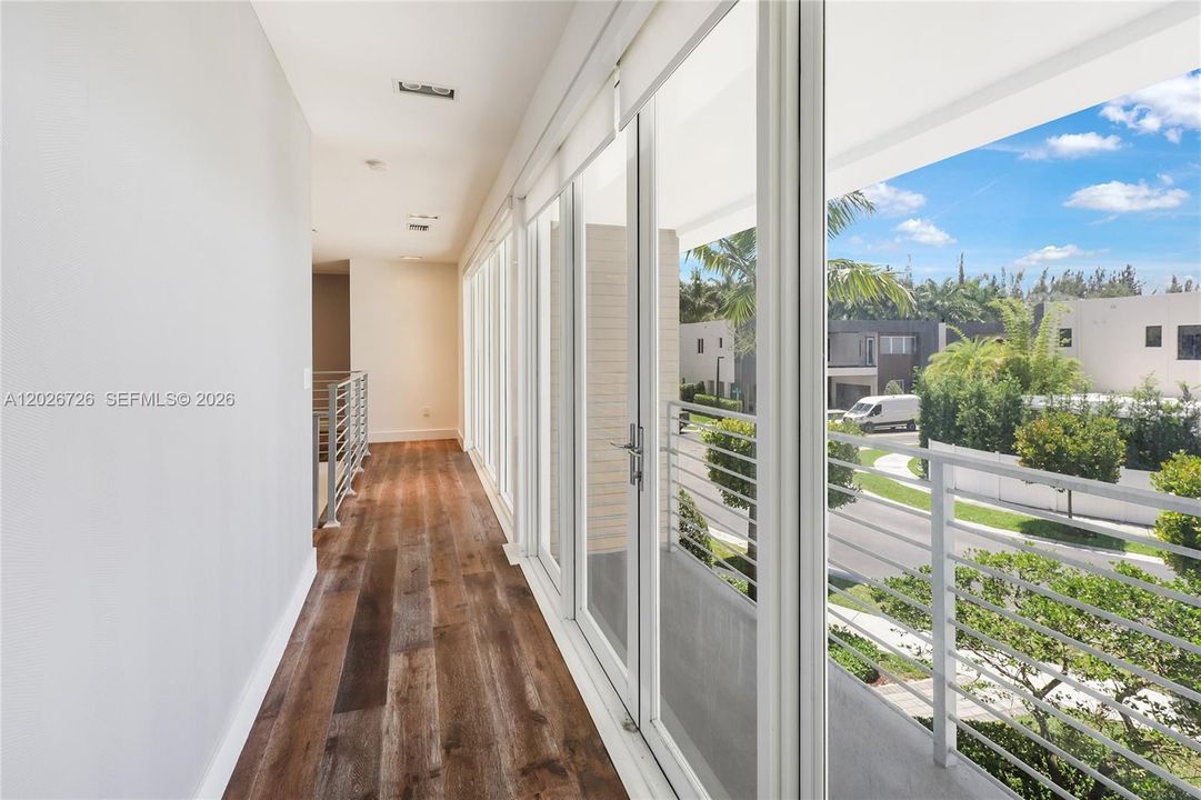 For Sale: $2,420,000 (5 beds, 5 baths, 4628 Square Feet)