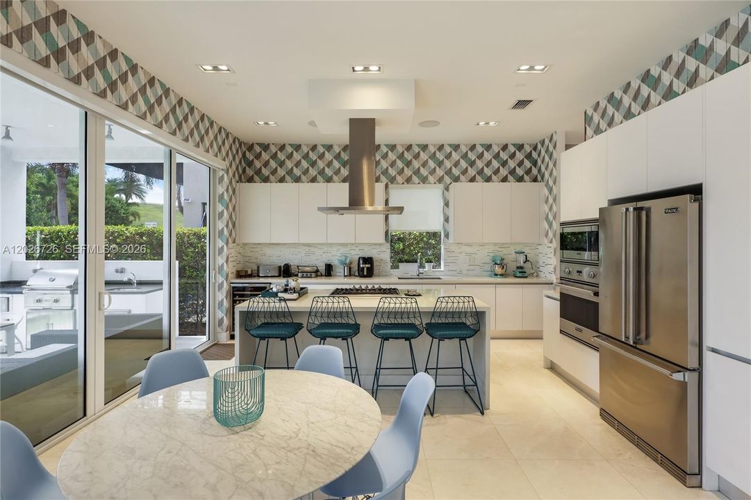For Sale: $2,420,000 (5 beds, 5 baths, 4628 Square Feet)
