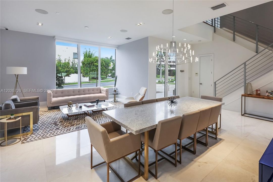 For Sale: $2,420,000 (5 beds, 5 baths, 4628 Square Feet)