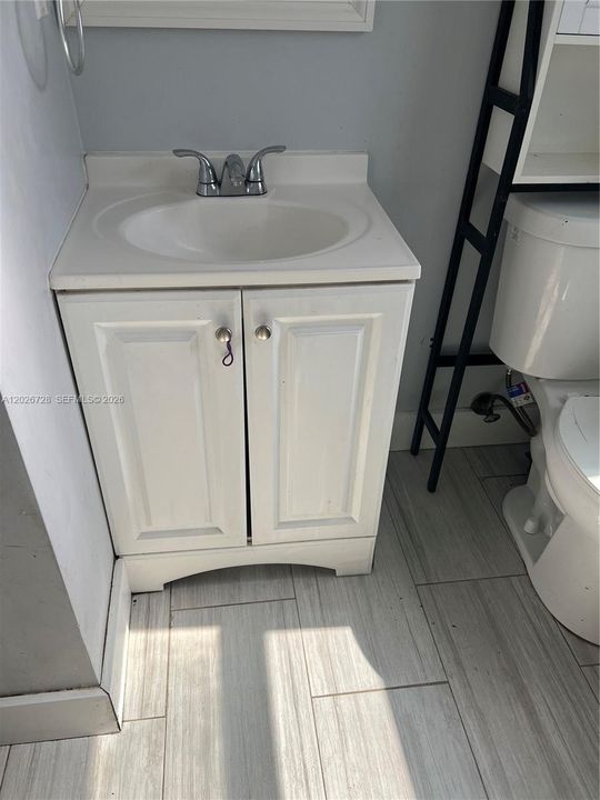 For Sale: $469,000 (2 beds, 1 baths, 1767 Square Feet)