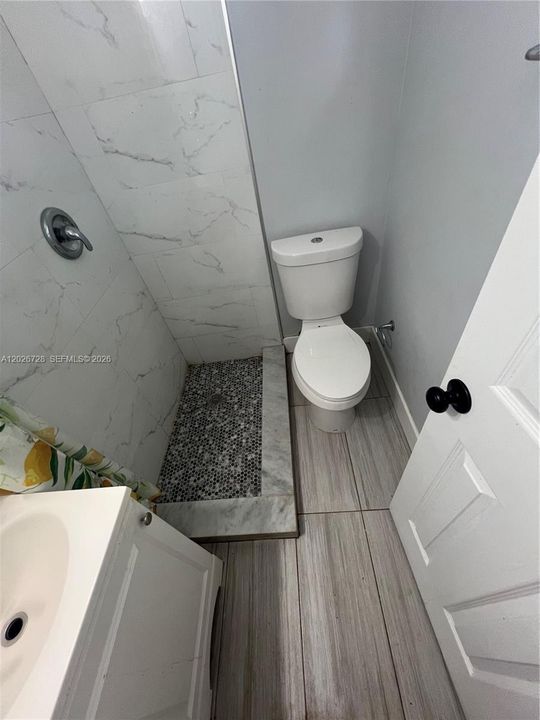 For Sale: $469,000 (2 beds, 1 baths, 1767 Square Feet)