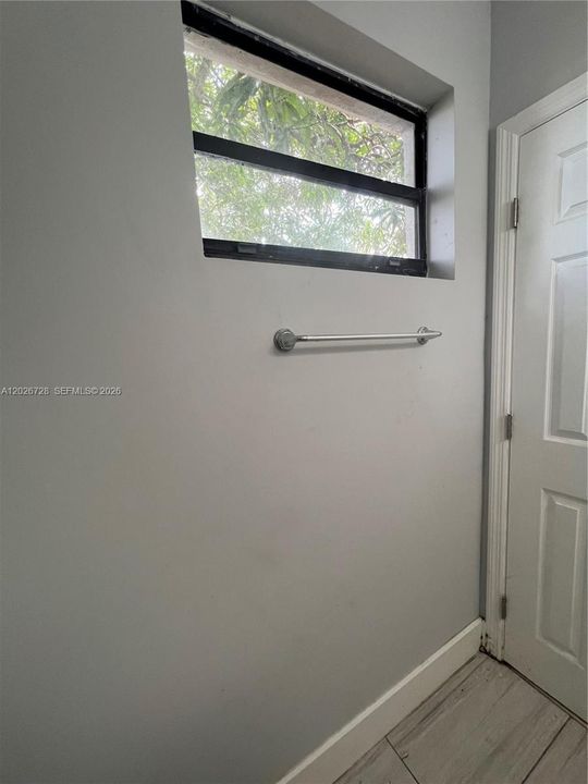 For Sale: $469,000 (2 beds, 1 baths, 1767 Square Feet)