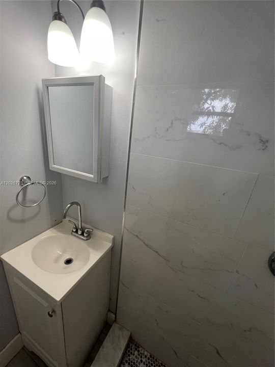 For Sale: $469,000 (2 beds, 1 baths, 1767 Square Feet)