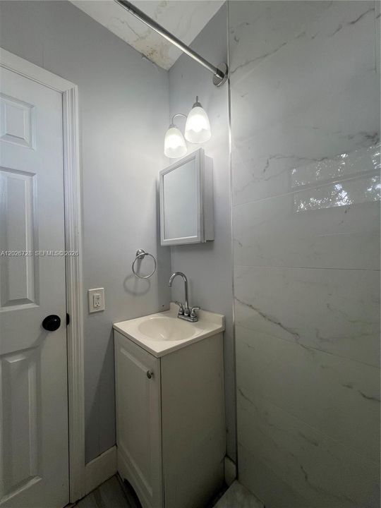 For Sale: $469,000 (2 beds, 1 baths, 1767 Square Feet)