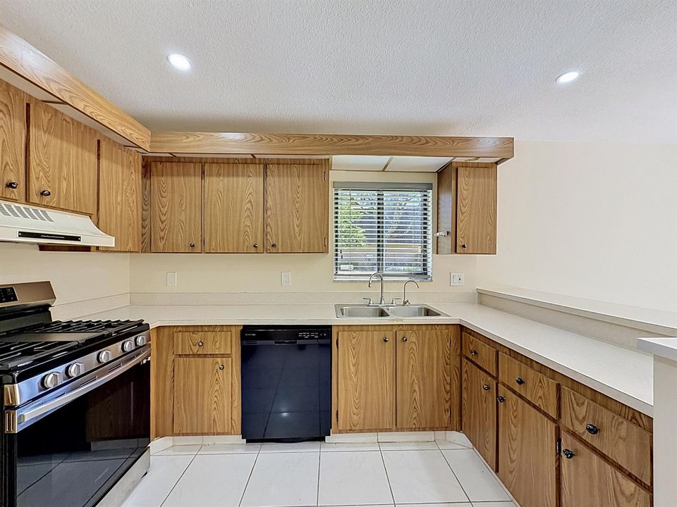 4644 Cherry Road-30