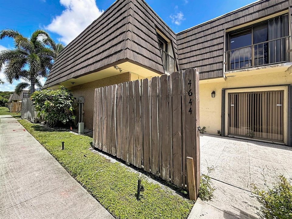 4644 Cherry Road-13