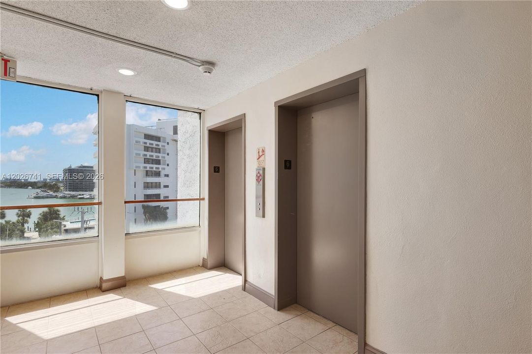 Elevator to floor