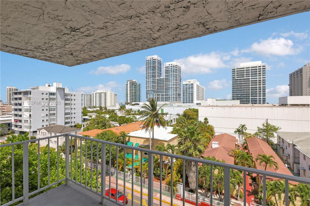 Activo con contrato: $249,900 (1 camas, 1 baños, 905 Pies cuadrados)