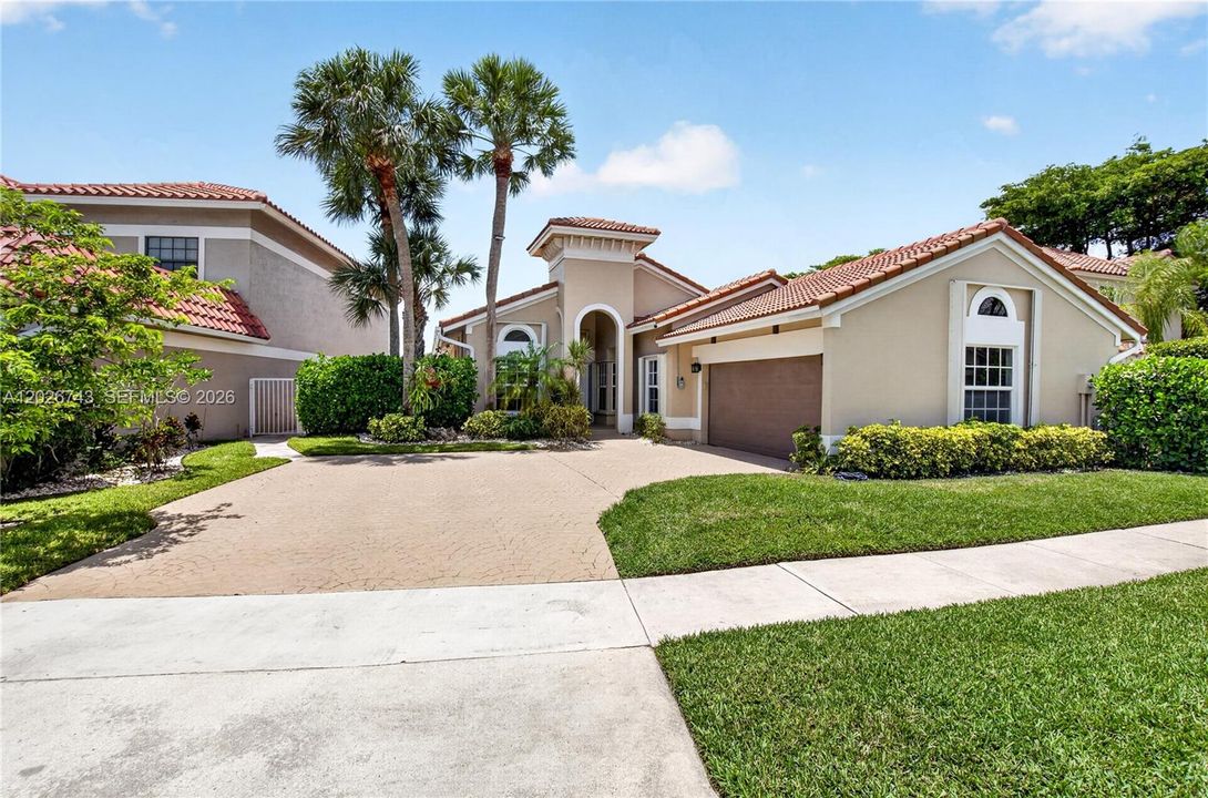 For Sale: $820,000 (3 beds, 2 baths, 1868 Square Feet)