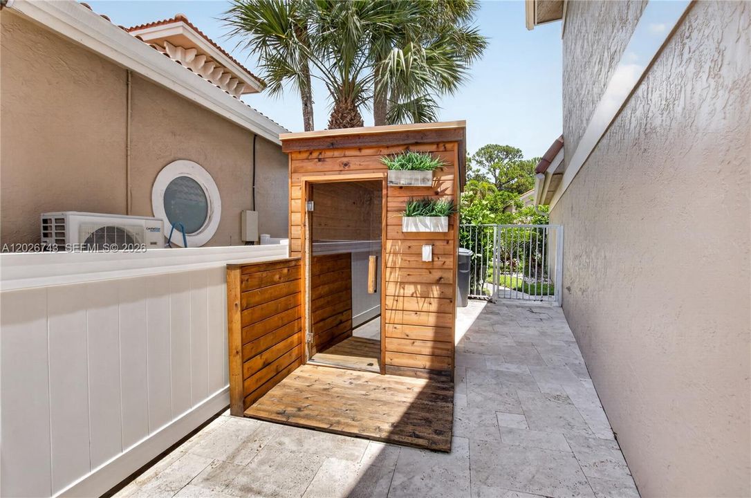 For Sale: $820,000 (3 beds, 2 baths, 1868 Square Feet)