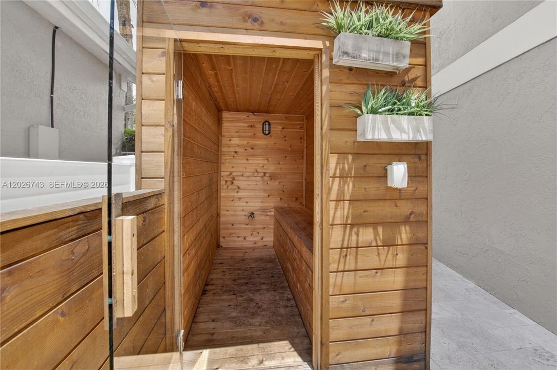 For Sale: $820,000 (3 beds, 2 baths, 1868 Square Feet)