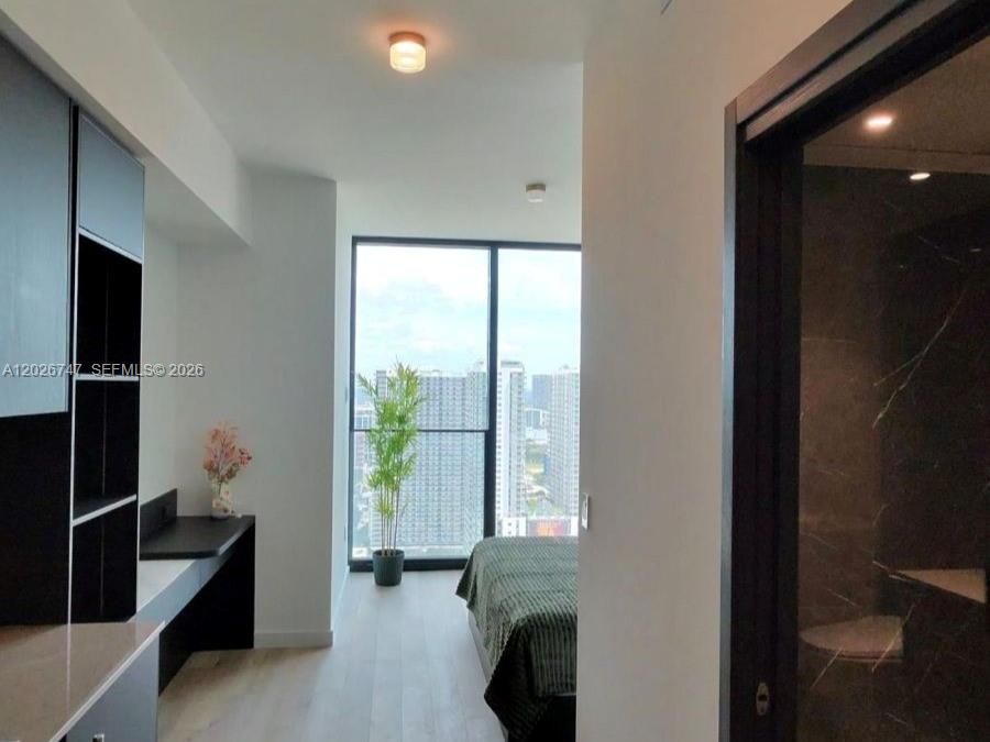 В аренду: $3,100 (0 спален, 1 ванн, 0 Квадратных фут)