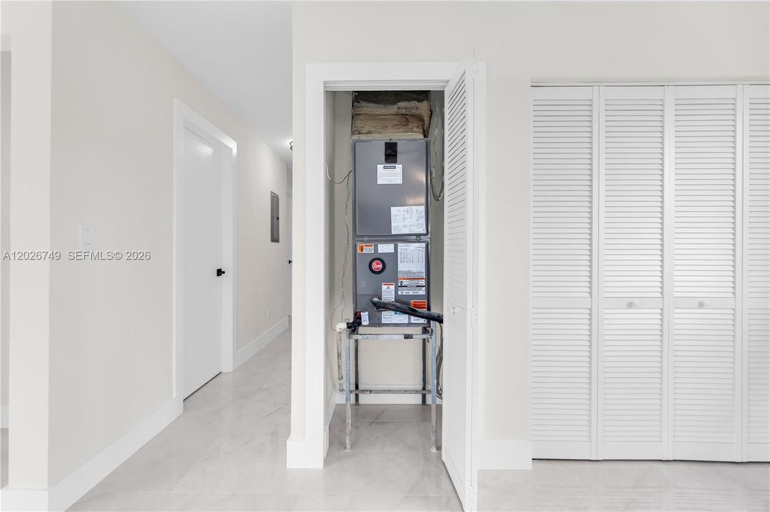 For Sale: $525,000 (3 beds, 2 baths, 1235 Square Feet)