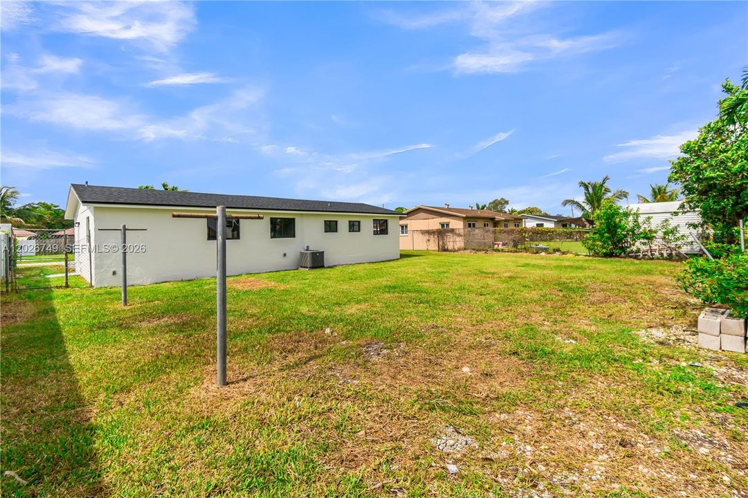 For Sale: $525,000 (3 beds, 2 baths, 1235 Square Feet)