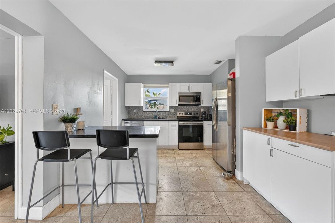 For Sale: $425,000 (3 beds, 2 baths, 1350 Square Feet)
