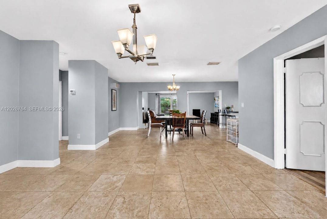 For Sale: $425,000 (3 beds, 2 baths, 1350 Square Feet)