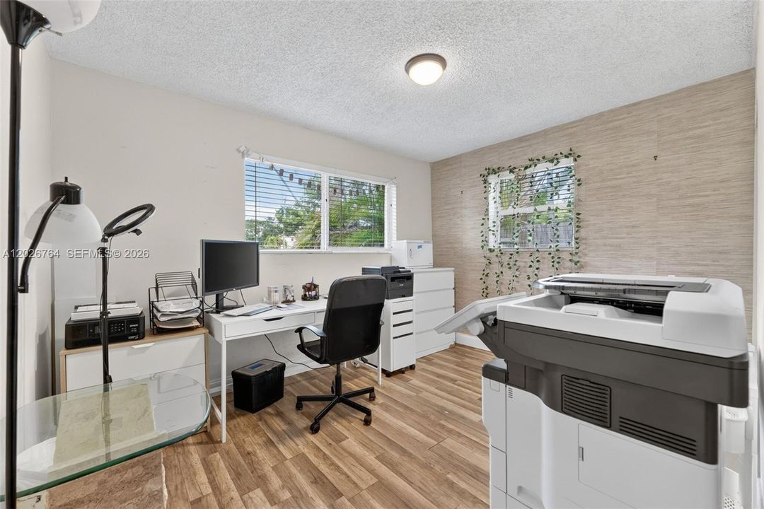 For Sale: $425,000 (3 beds, 2 baths, 1350 Square Feet)