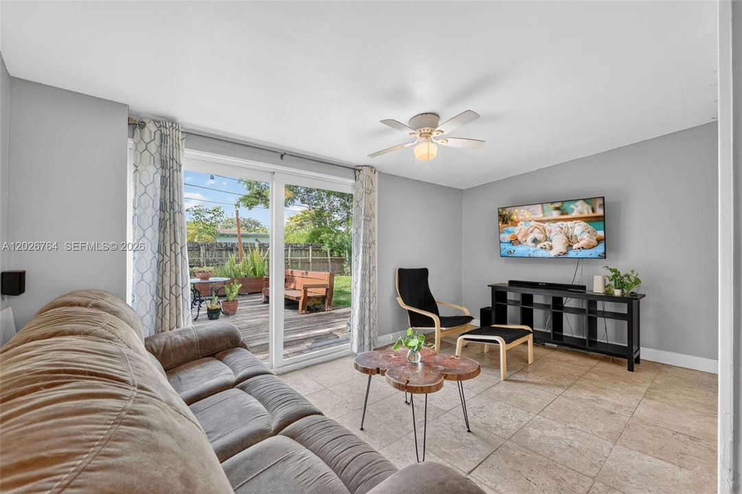 For Sale: $425,000 (3 beds, 2 baths, 1350 Square Feet)