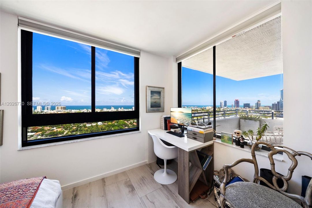 Active With Contract: $1,030,000 (2 beds, 2 baths, 1262 Square Feet)