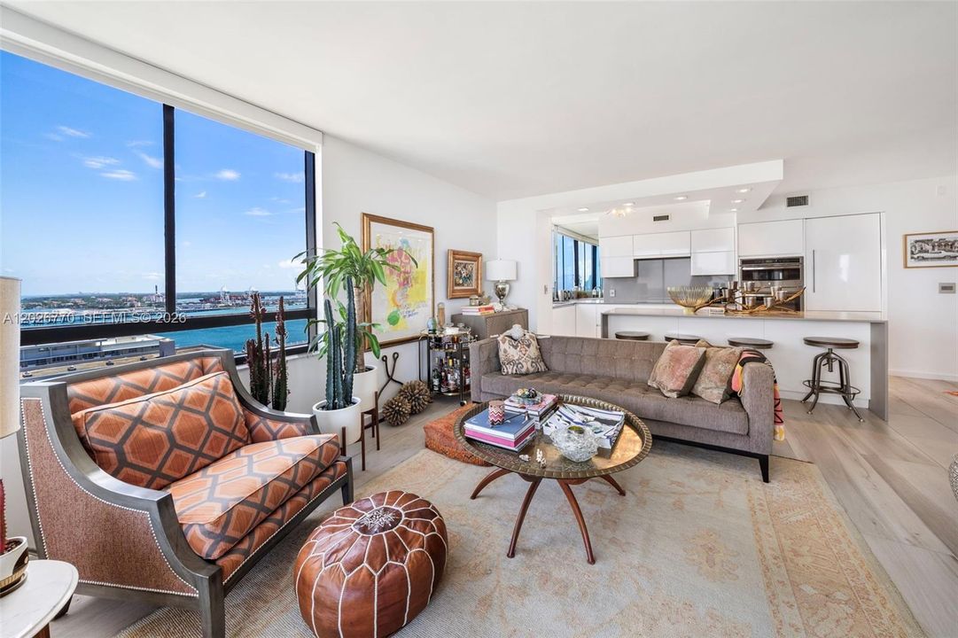 Active With Contract: $1,030,000 (2 beds, 2 baths, 1262 Square Feet)