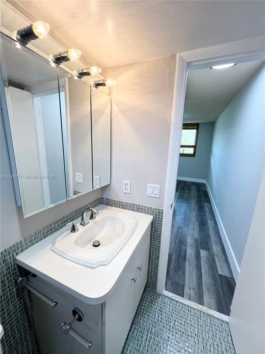 Activo con contrato: $1,599 (0 camas, 1 baños, 565 Pies cuadrados)