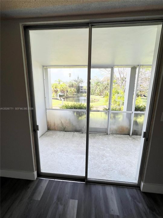 Activo con contrato: $1,599 (0 camas, 1 baños, 565 Pies cuadrados)