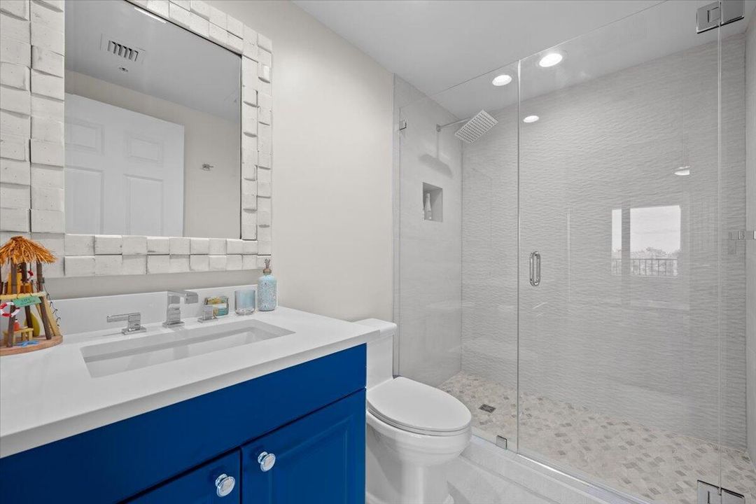 Full Bathroom #2