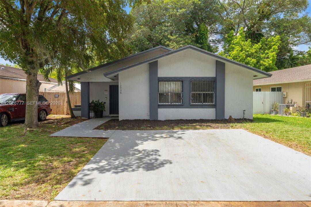 For Sale: $550,000 (3 beds, 2 baths, 1167 Square Feet)