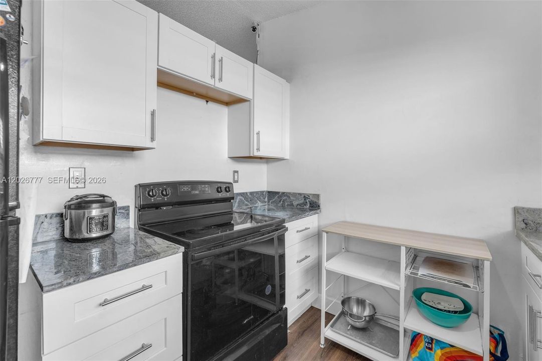 For Sale: $550,000 (3 beds, 2 baths, 1167 Square Feet)