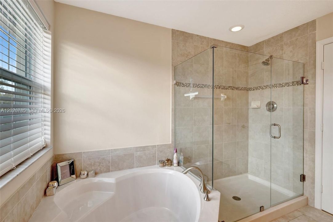 На продажу: $449,000 (3 спален, 2 ванн, 1851 Квадратных фут)