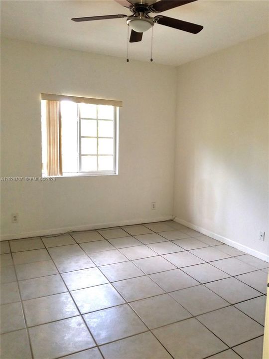 Activo con contrato: $2,200 (2 camas, 2 baños, 1080 Pies cuadrados)