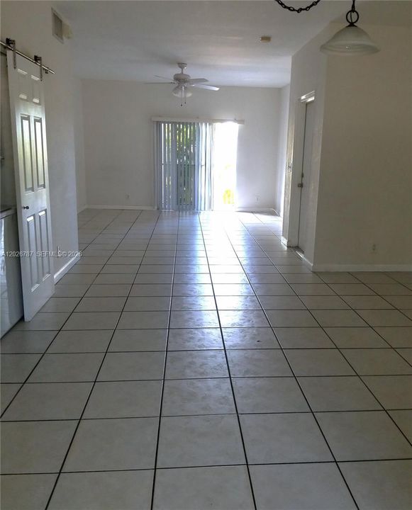 Activo con contrato: $2,200 (2 camas, 2 baños, 1080 Pies cuadrados)