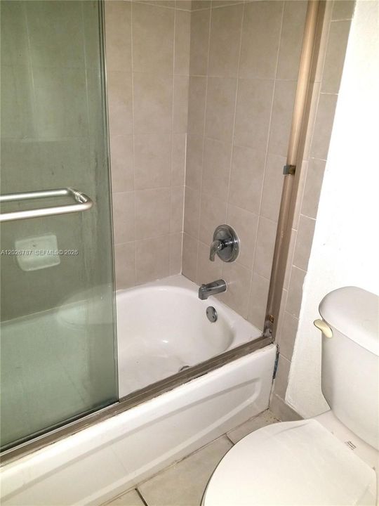 Activo con contrato: $2,200 (2 camas, 2 baños, 1080 Pies cuadrados)