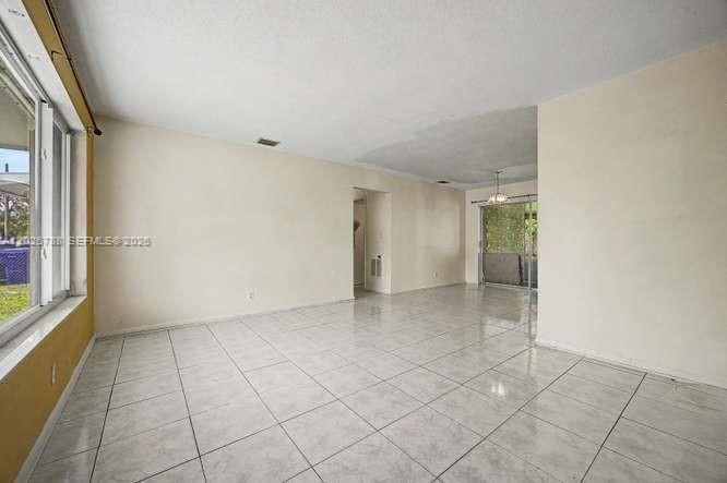 For Sale: $455,000 (2 beds, 1 baths, 1132 Square Feet)