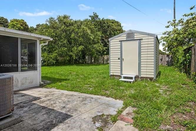 For Sale: $455,000 (2 beds, 1 baths, 1132 Square Feet)