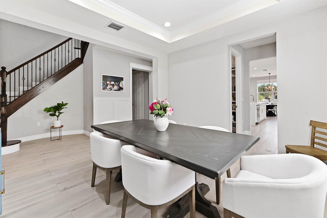 09 Dining room 01