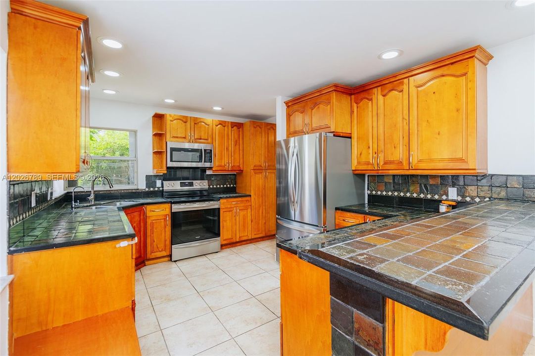Active With Contract: $4,500 (4 beds, 2 baths, 2257 Square Feet)