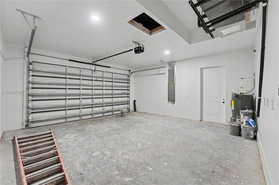 En Venta: $435,000 (4 camas, 3 baños, 2009 Pies cuadrados)