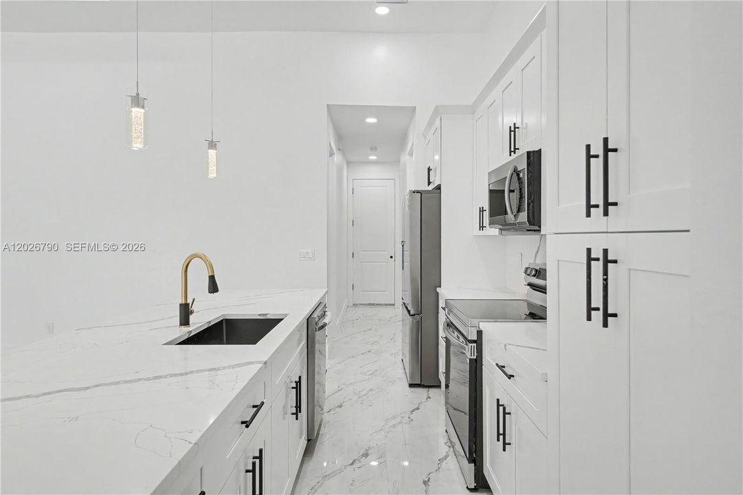 En Venta: $435,000 (4 camas, 3 baños, 2009 Pies cuadrados)