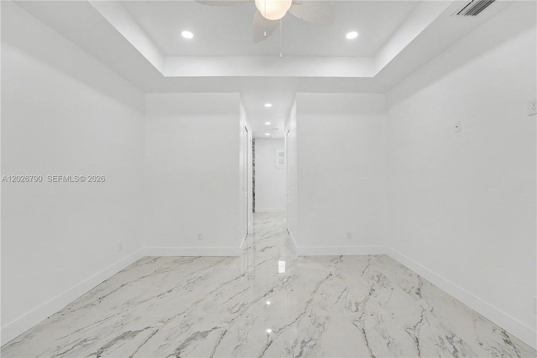 En Venta: $435,000 (4 camas, 3 baños, 2009 Pies cuadrados)