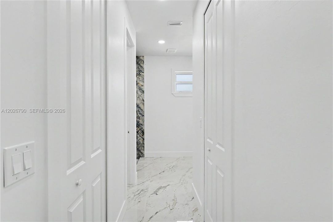 En Venta: $435,000 (4 camas, 3 baños, 2009 Pies cuadrados)
