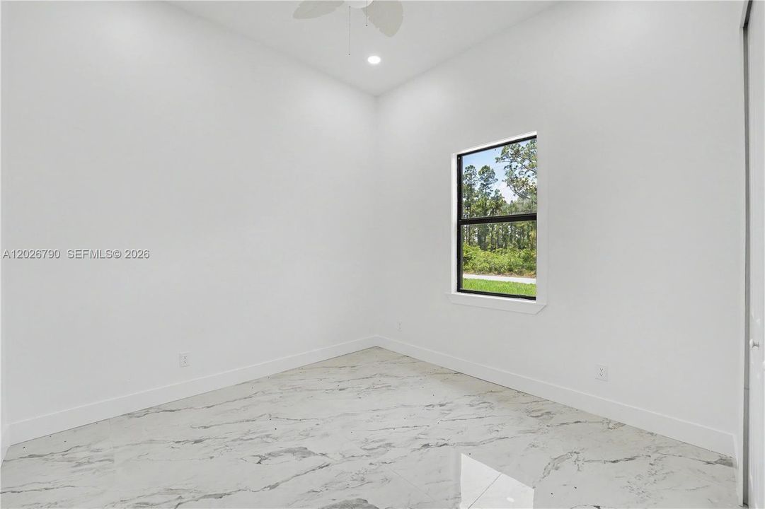 En Venta: $435,000 (4 camas, 3 baños, 2009 Pies cuadrados)