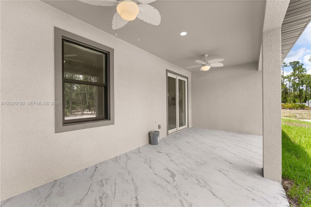 En Venta: $435,000 (4 camas, 3 baños, 2009 Pies cuadrados)