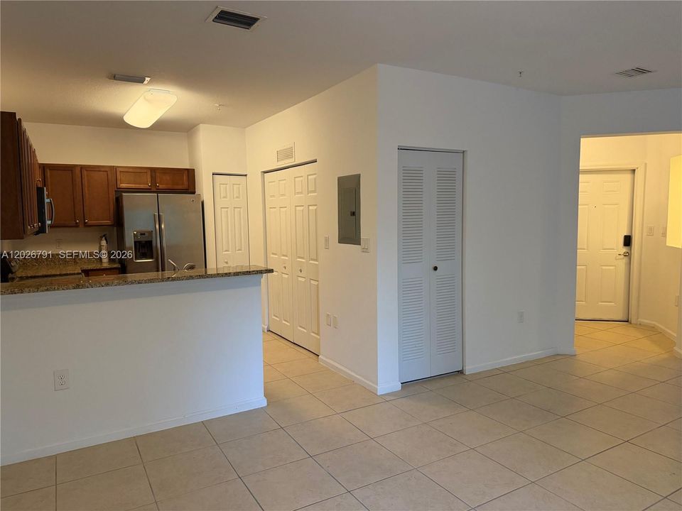 For Rent: $2,650 (2 beds, 2 baths, 1205 Square Feet)