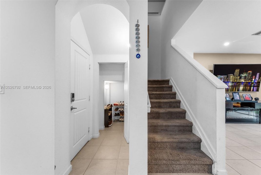 En Venta: $550,000 (5 camas, 3 baños, 2838 Pies cuadrados)